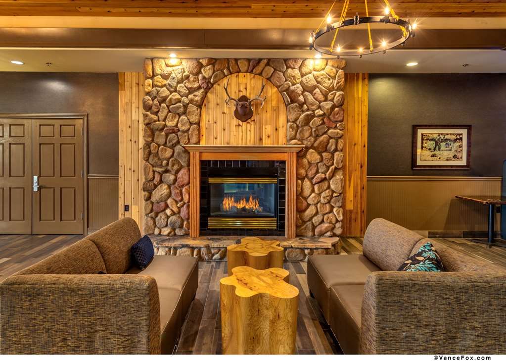 Sturgeons Log Cabin Casino photo 6